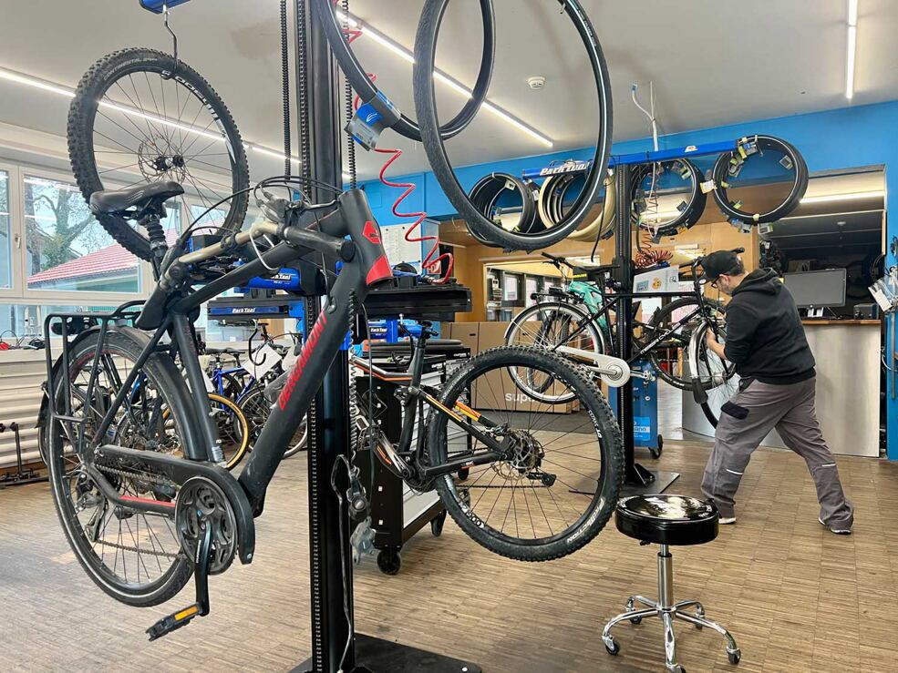 Jugendlicher und Berufsbildner